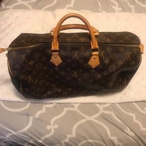 Louis Vuitton Speedy 40 with base liner